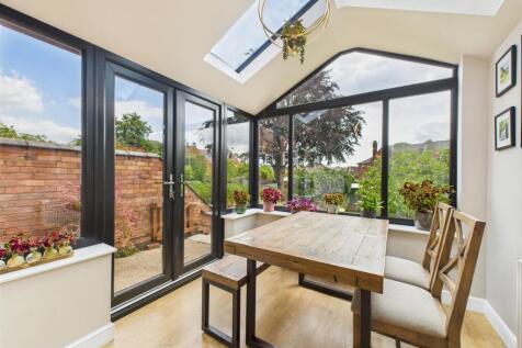 Garden/Dining Room