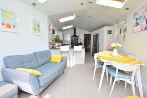Living Dining Area