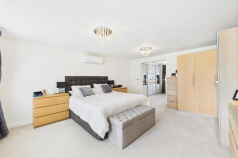 Principal Bedroom Suite
