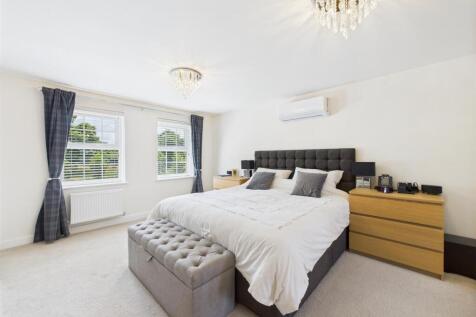 Principal Bedroom Suite