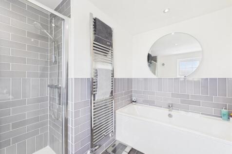 Superbly Appointed En-Suite Bathroom