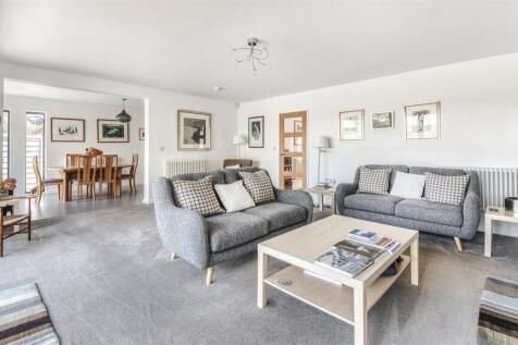 Spacious Lounge