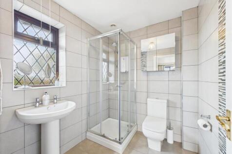 Superbly Appointed En-Suite Shower Room