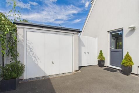 Detached Brick Garage