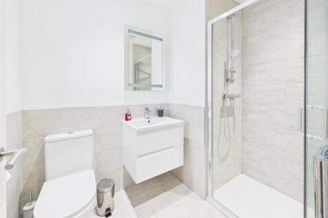 Superbly Appointed En-Suite Shower Room