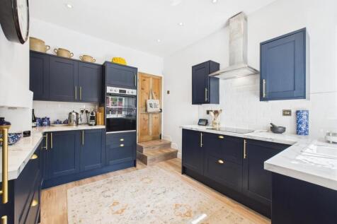 Fitted Kitchen