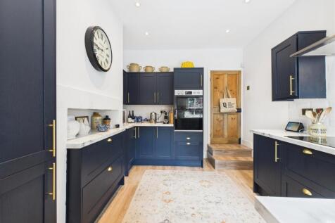 Fitted Kitchen