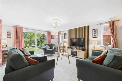 Spacious Lounge