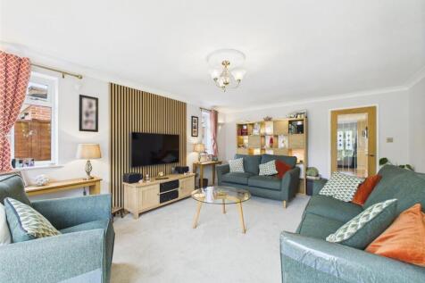 Spacious Lounge