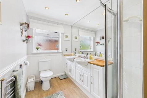 Stylish En-Suite Shower Room