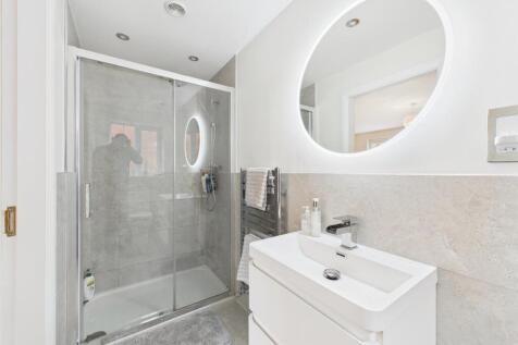 Superbly Appointed En-Suite Shower Room