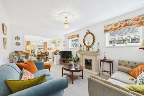 Spacious Lounge