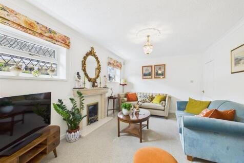 Spacious Lounge
