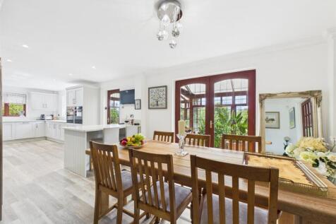 Fabulous Open Plan Dining Kitchen