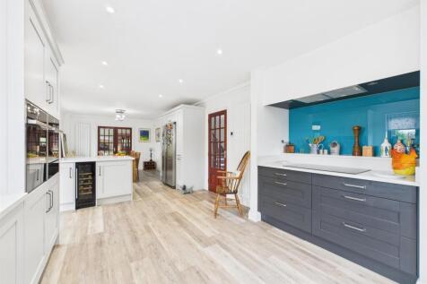 Fabulous Open Plan Dining Kitchen