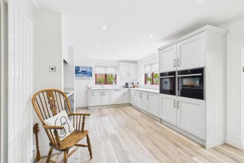 High Specification Fitted Breakfast Kitchen