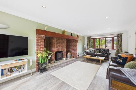 Spacious Lounge