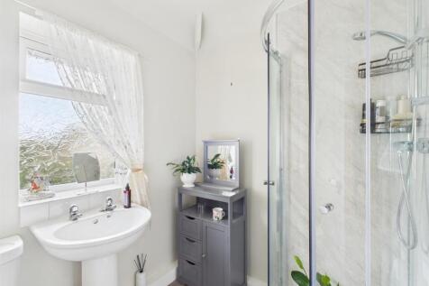 Bathroom/Shower Room