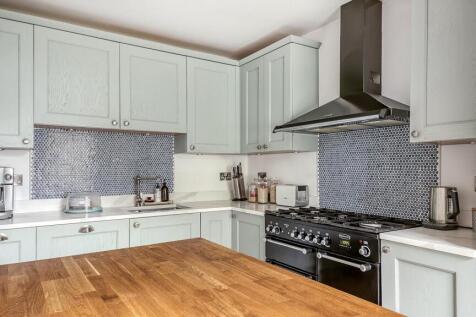 High Specification Fitted Kitchen