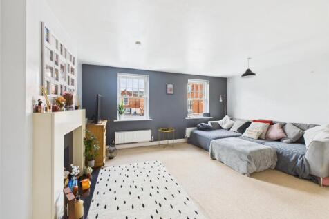 L-Shaped Lounge