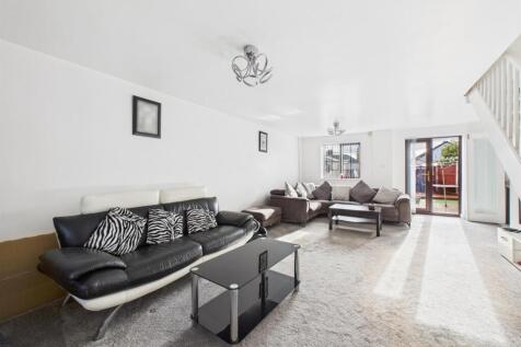 Generous Open Plan Lounge