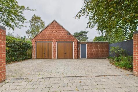 Detached Double Garage