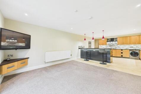 Spacious Open Plan Living Kitchen