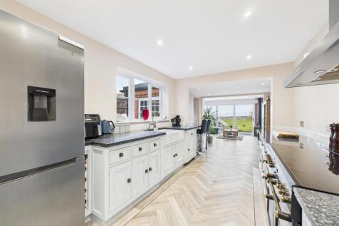 Fabulous Open Plan Living Kitchen