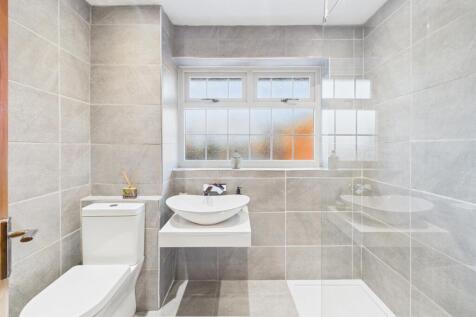 Superbly Appointed Shower Room