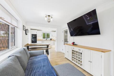 Sitting/Dining Area