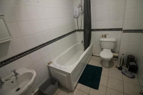 34KR- Bathroom 3.JPG