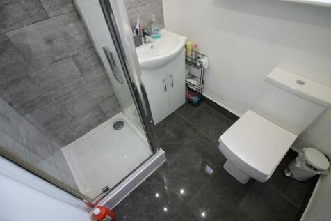 23KR- Bathroom 1.JPG
