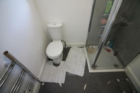 39RPR- Bathroom.JPG