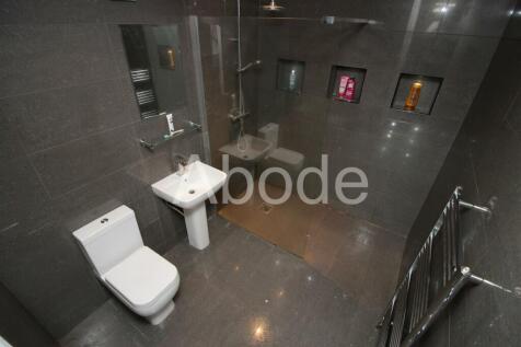 16CA- Bathroom 1.jpg