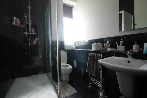 79BCR- Bathroom 3.JPG