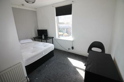 13MP- Bedroom 2.JPG