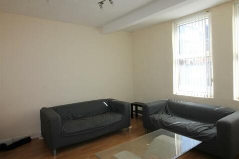 43aBG- Living 2.JPG