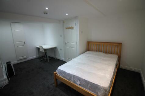 7AT- Bedroom 2.JPG