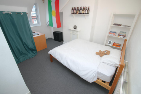 6WT- Bedroom 1.2.png