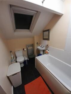 3CS- Bathroom 1.jpg