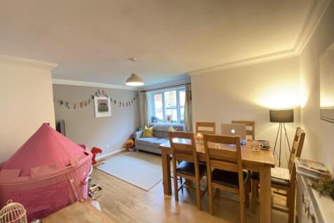 Dining area in lounge