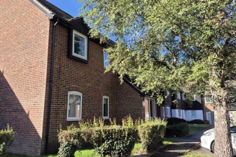 WB Lettings 47 Eeklo Place Newbury RG14 2 bed 1 ba