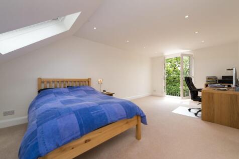 73 Marina Avenue Bed