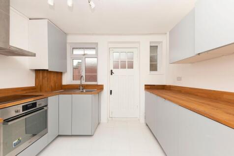 Kitchen 1.jpg