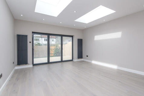 21 Chaseside Avenue-