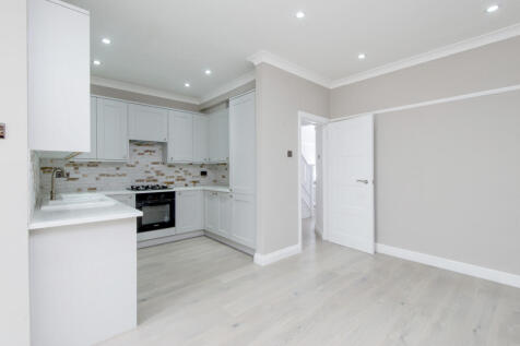21 Chaseside Avenue-