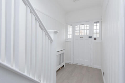21 Chaseside Avenue-