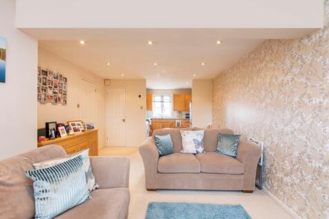 44 Derwent Road - Lo