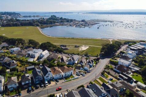 Nearby Whitecliff Park.jpg