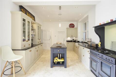 25_SPURHILL_AVE_049.jpg